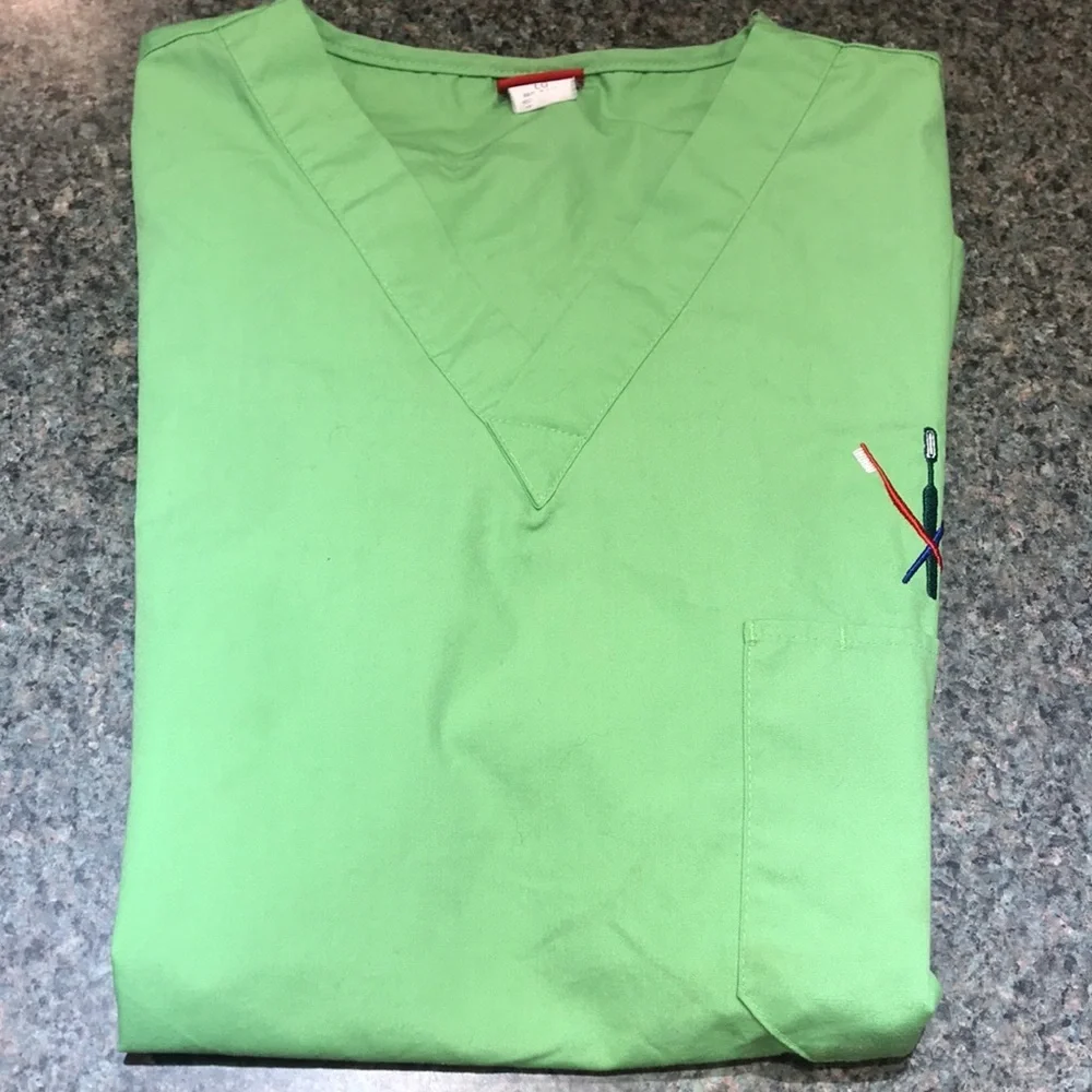 Dickies Large dental scrubs top. Green V neck with tooth brush embroidery - Picture 10 of 10